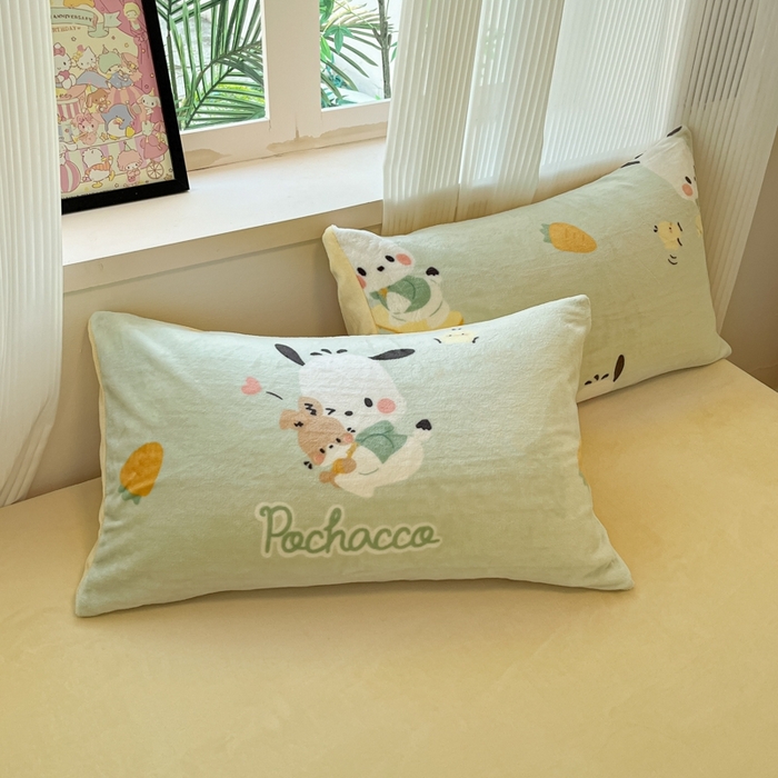 91家纺网 家纺一手货源 找家纺 三朵家纺 2025新款三丽鸥印花牛奶绒四件套 运动帕恰