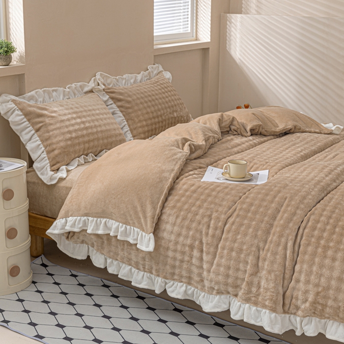 91家纺网 家纺一手货源 找家纺 （总）恩和家纺 2025新款泡泡牛奶绒荷叶边款四件套