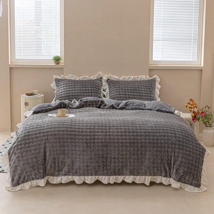 91家纺网 家纺一手货源 找家纺 恩和家纺 2025新款泡泡牛奶绒荷叶边款四件套 泡泡绒飞边深灰