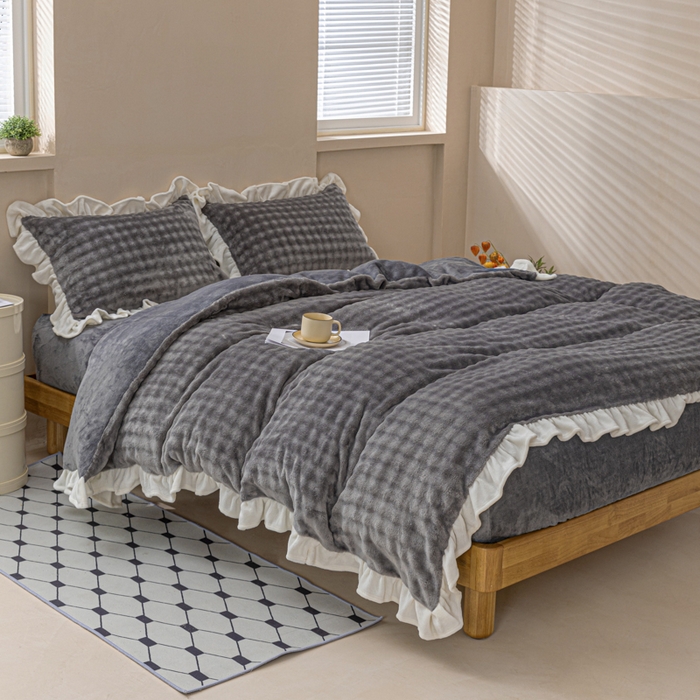 91家纺网 家纺一手货源 找家纺 恩和家纺 2025新款泡泡牛奶绒荷叶边款四件套 泡泡绒飞边深灰