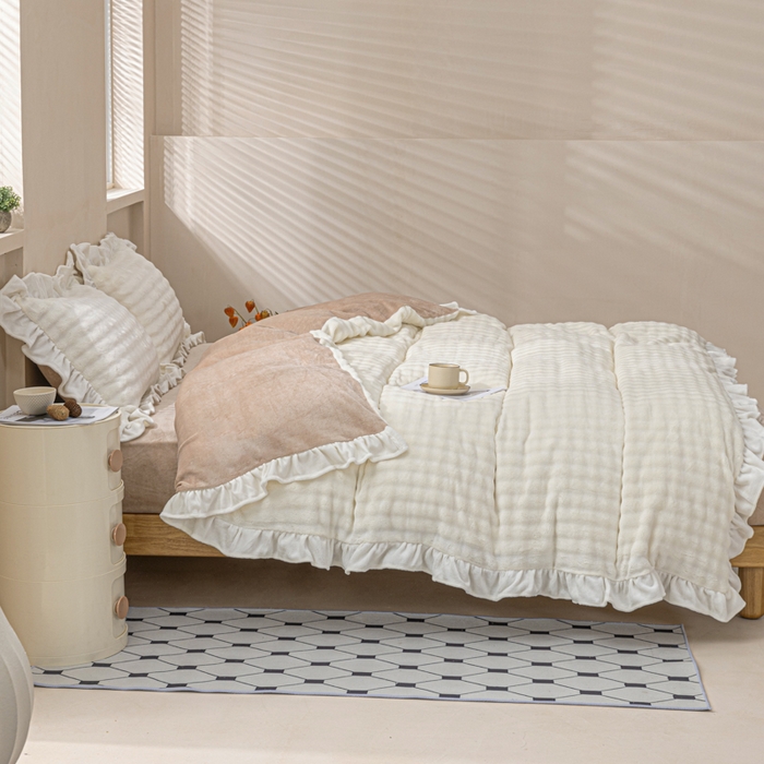 91家纺网 家纺一手货源 找家纺 恩和家纺 2025新款泡泡牛奶绒荷叶边款四件套 泡泡绒飞边米白咖