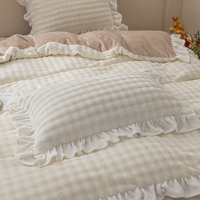 91家纺网 家纺一手货源 找家纺 恩和家纺 2025新款泡泡牛奶绒荷叶边款四件套 泡泡绒飞边米白咖