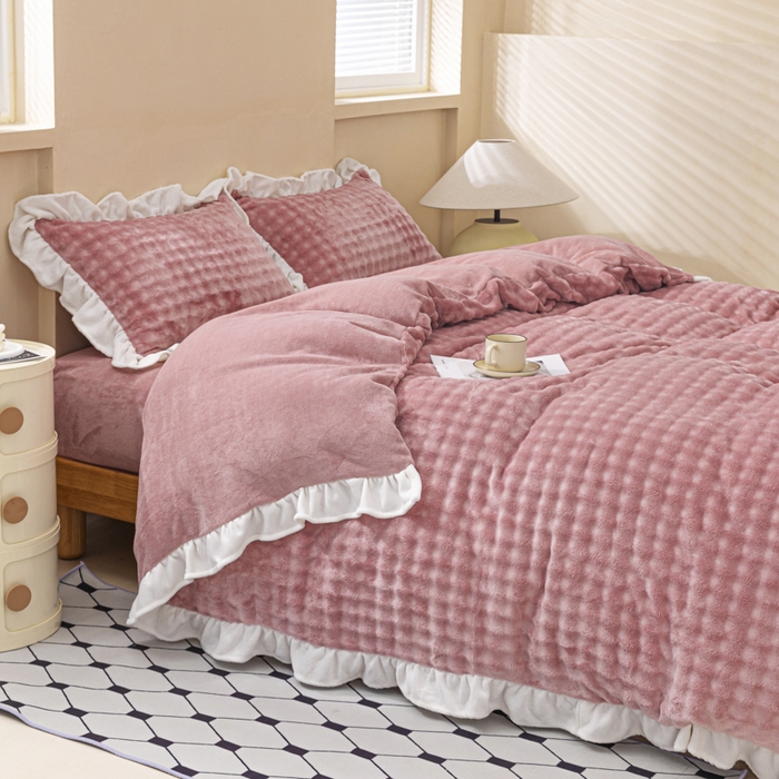 91家纺网 家纺一手货源 找家纺 恩和家纺 2025新款泡泡牛奶绒荷叶边款四件套 泡泡绒飞边款豆沙