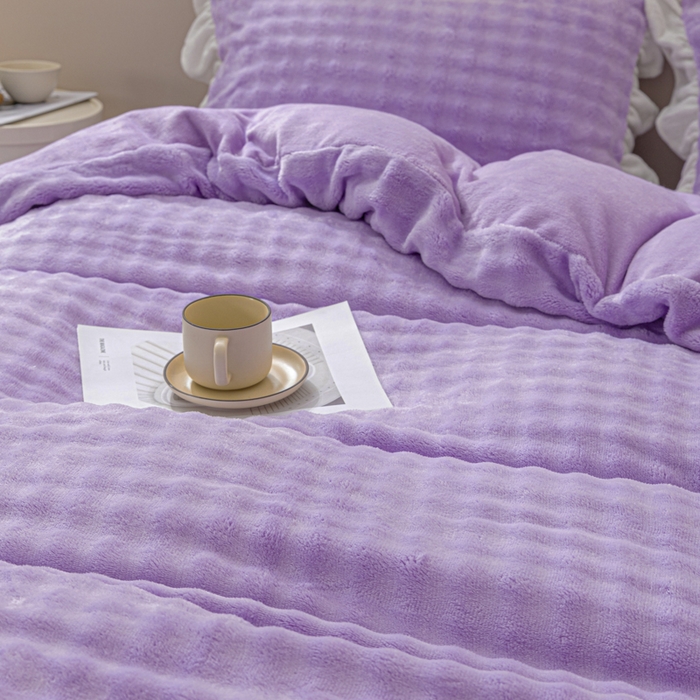 91家纺网 家纺一手货源 找家纺 恩和家纺 2025新款泡泡牛奶绒荷叶边款四件套 泡泡绒飞边款紫色