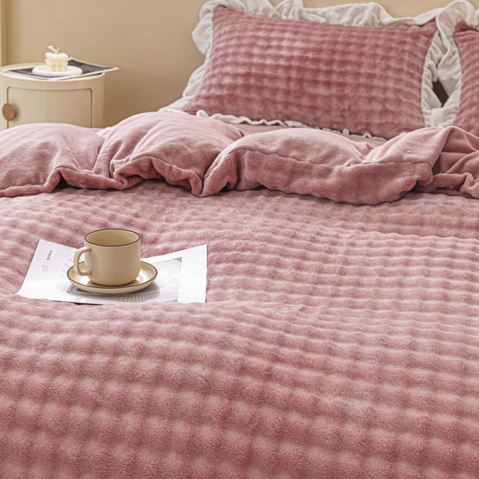 91家纺网 家纺一手货源 找家纺 恩和家纺 2025新款泡泡牛奶绒荷叶边款四件套 泡泡绒飞边款豆沙