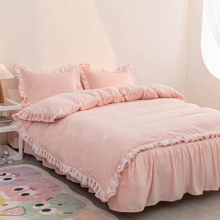 91家纺网 家纺一手货源 找家纺 （总）恩和家纺 2025新款白色薄纱双层飞边牛奶绒四件套