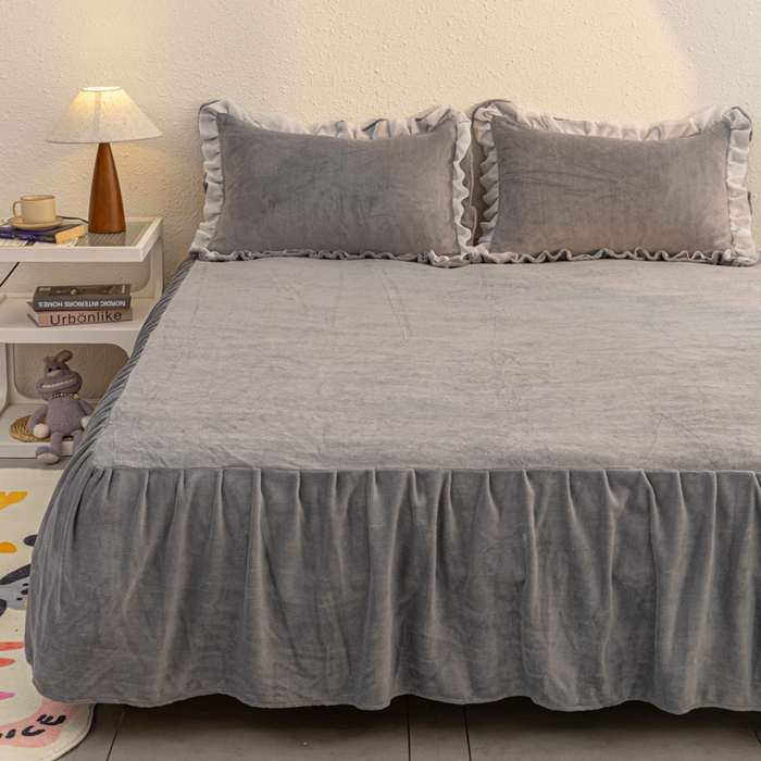 91家纺网 家纺一手货源 找家纺 恩和家纺 2025新款白色薄纱双层飞边牛奶绒四件套 灰色