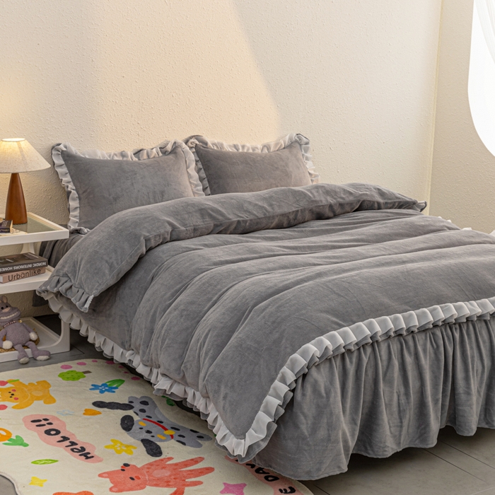 91家纺网 家纺一手货源 找家纺 恩和家纺 2025新款白色薄纱双层飞边牛奶绒四件套 灰色