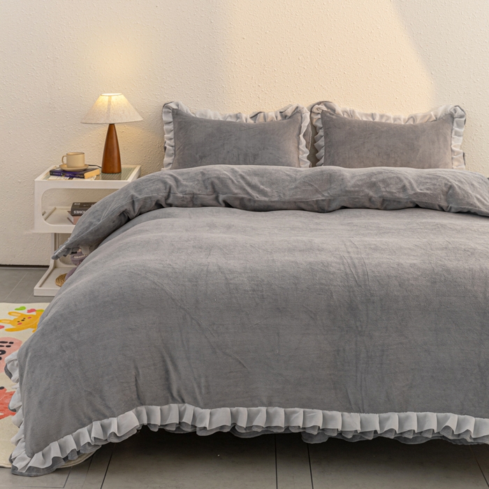 91家纺网 家纺一手货源 找家纺 恩和家纺 2025新款白色薄纱双层飞边牛奶绒四件套 灰色