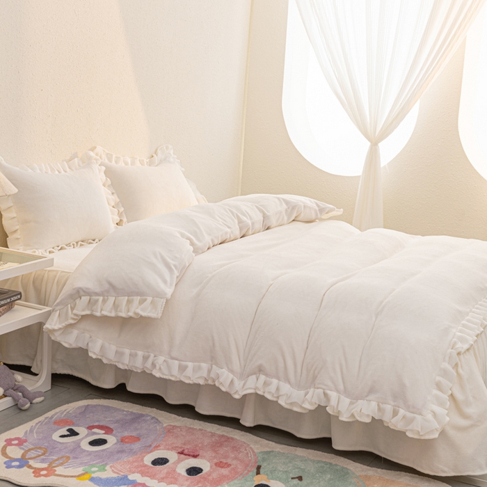 91家纺网 家纺一手货源 找家纺 恩和家纺 2025新款白色薄纱双层飞边牛奶绒四件套 米白