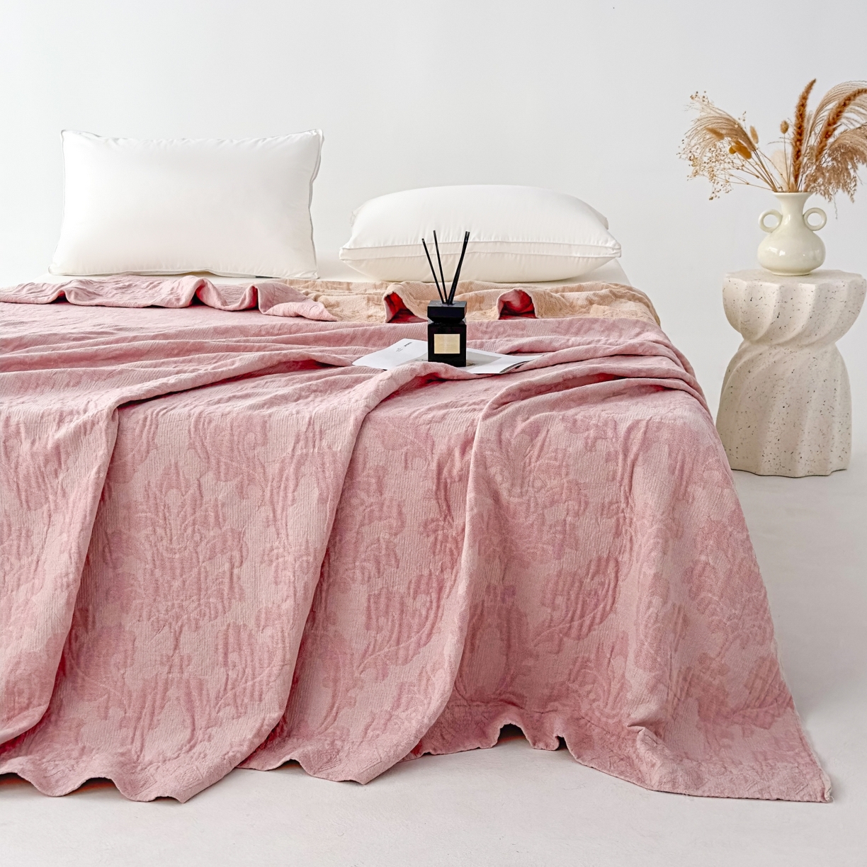 91家纺网 家纺一手货源 找家纺 悦然毛巾被 2025全棉欧式提花纱布毛巾被毛毯-洛可可 洛可可豆沙