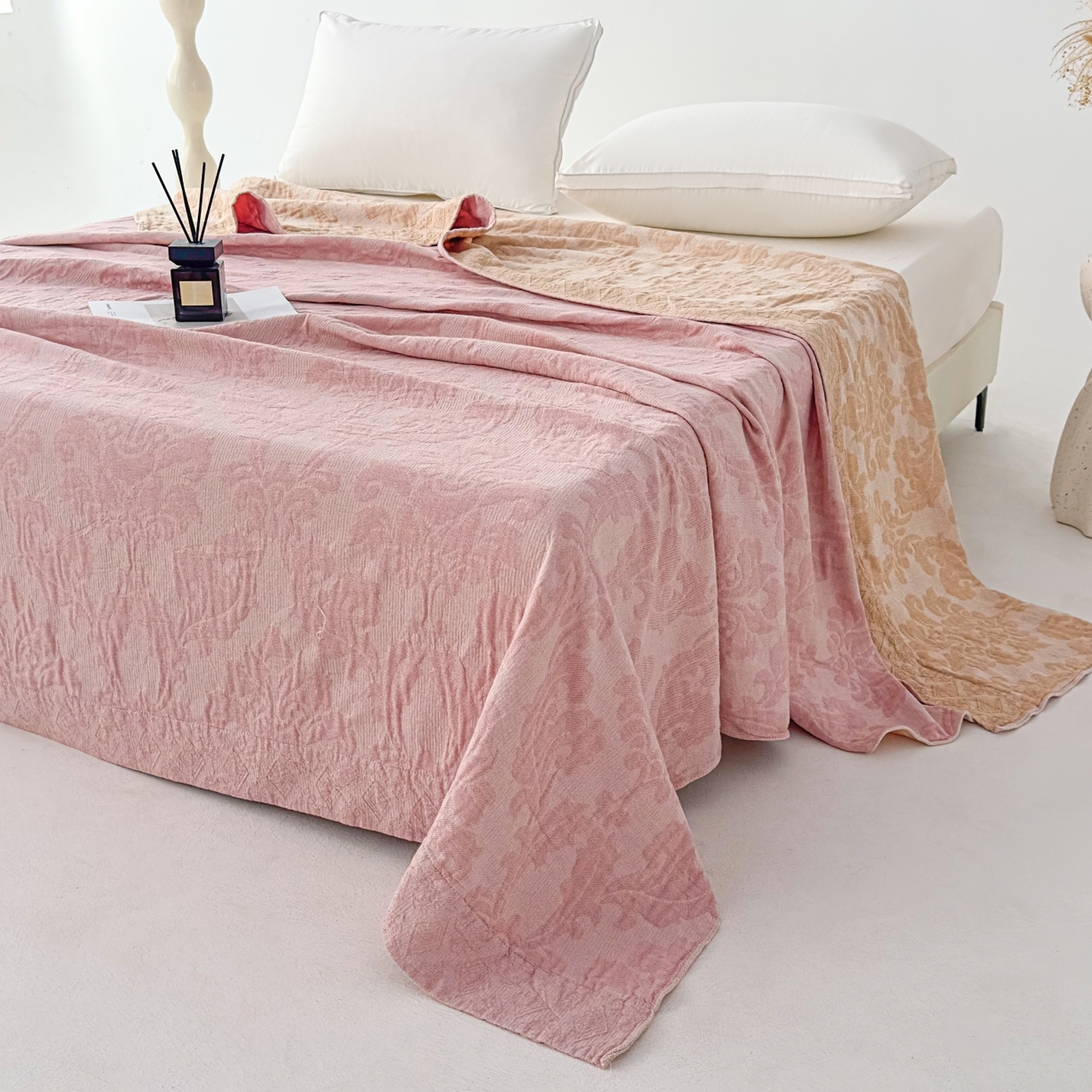 91家纺网 家纺一手货源 找家纺 悦然毛巾被 2025全棉欧式提花纱布毛巾被毛毯-洛可可 洛可可豆沙