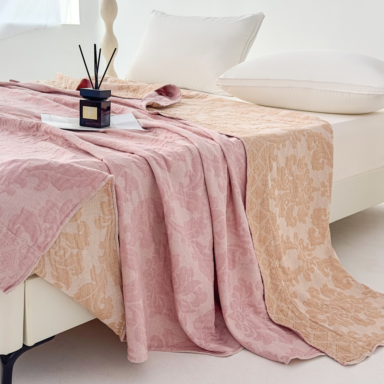 91家纺网 家纺一手货源 找家纺 悦然毛巾被 2025全棉欧式提花纱布毛巾被毛毯-洛可可 洛可可豆沙