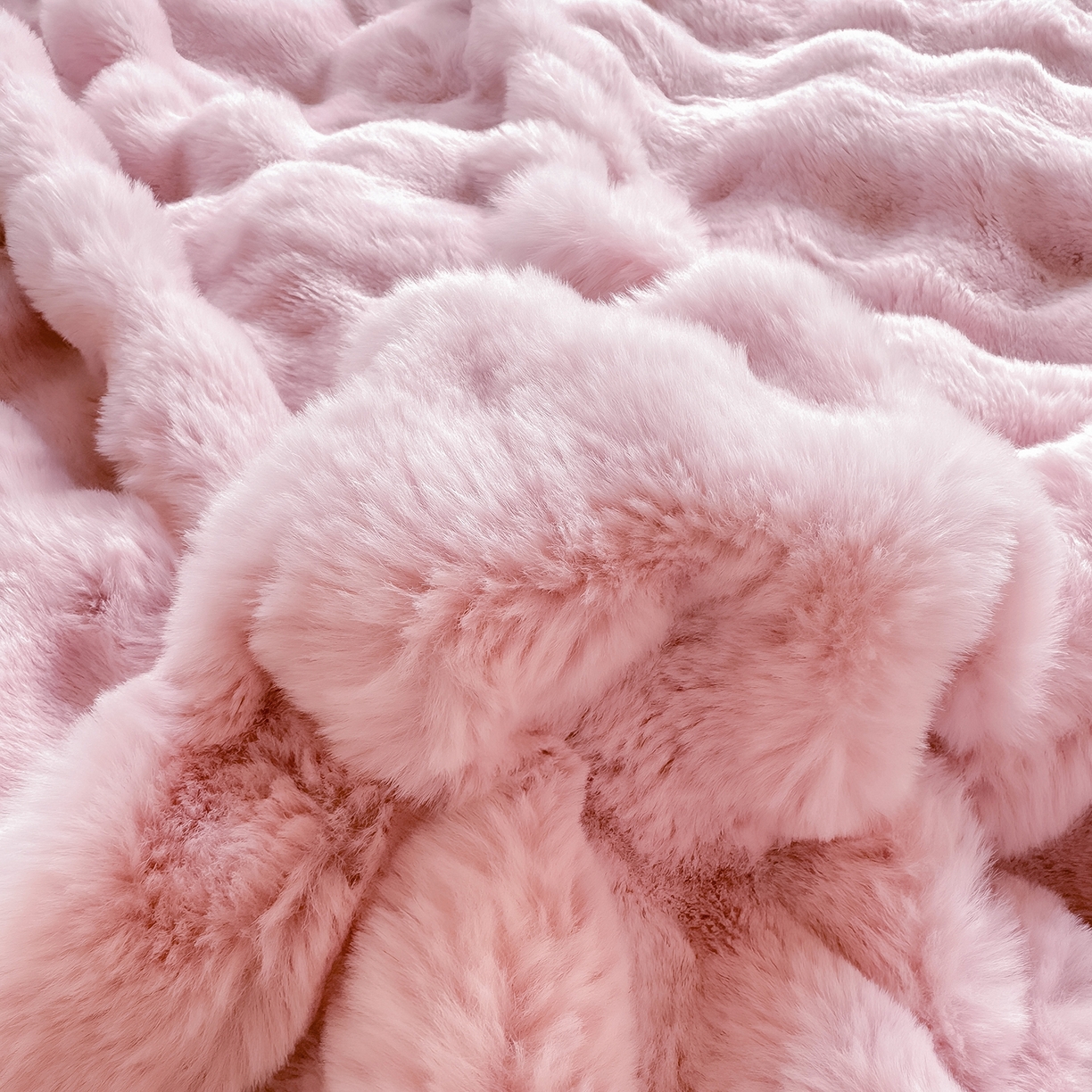 91家纺网 家纺一手货源 找家纺 （总）品乐家纺 2025新款简约纯色A类220克泡泡兔绒四件套