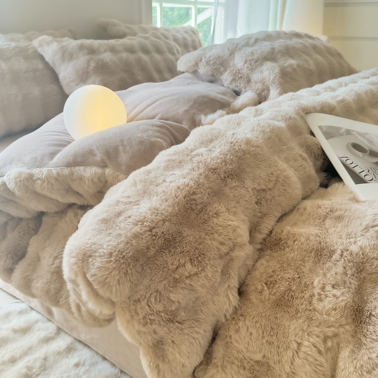 91家纺网 家纺一手货源 找家纺 品乐家纺 2025新款简约纯色A类220克泡泡兔绒四件套 纯色-杏仁咖