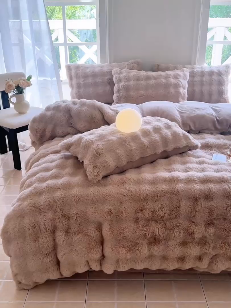 91家纺网 家纺一手货源 找家纺 品乐家纺 2025新款简约纯色A类220克泡泡兔绒四件套 纯色-杏仁咖