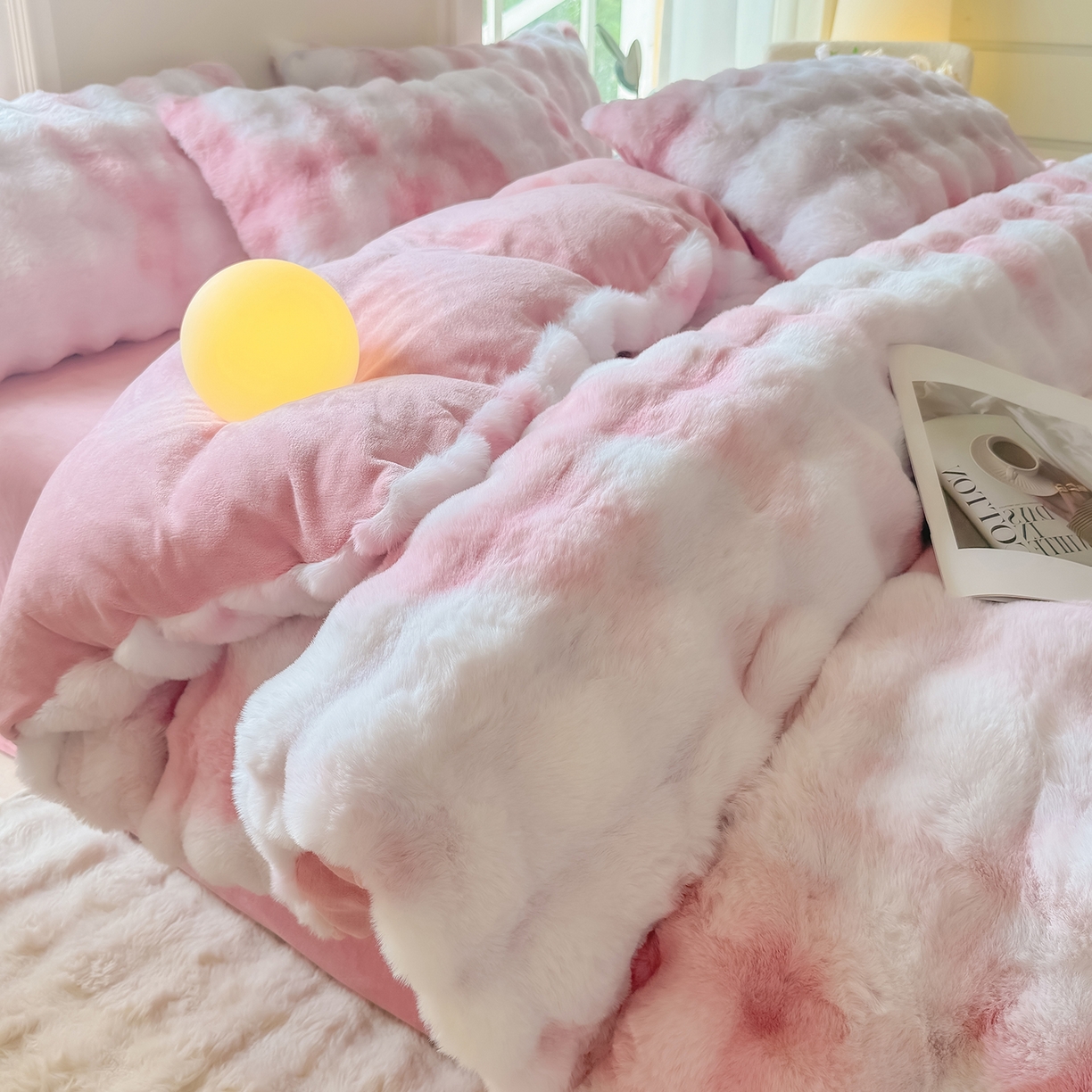 91家纺网 家纺一手货源 找家纺 品乐家纺 2025新款简约纯色A类220克泡泡兔绒四件套 渐变-绯月粉