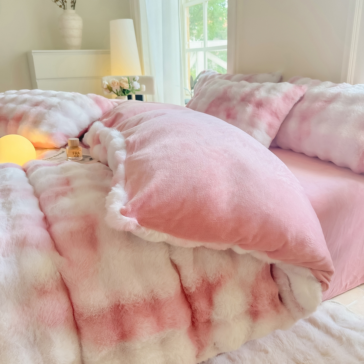 91家纺网 家纺一手货源 找家纺 品乐家纺 2025新款简约纯色A类220克泡泡兔绒四件套 渐变-绯月粉