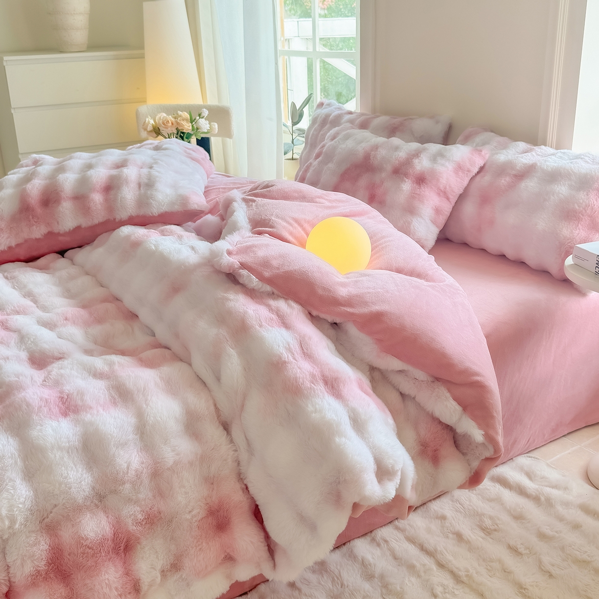 91家纺网 家纺一手货源 找家纺 品乐家纺 2025新款简约纯色A类220克泡泡兔绒四件套 渐变-绯月粉