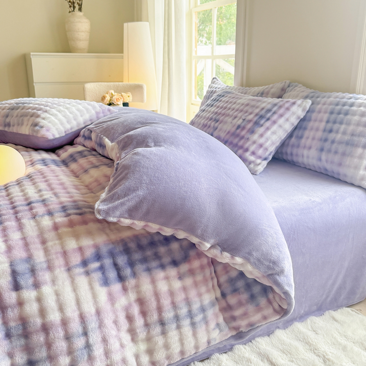 91家纺网 家纺一手货源 找家纺 品乐家纺 2025新款简约纯色A类220克泡泡兔绒四件套 渐变-极光紫