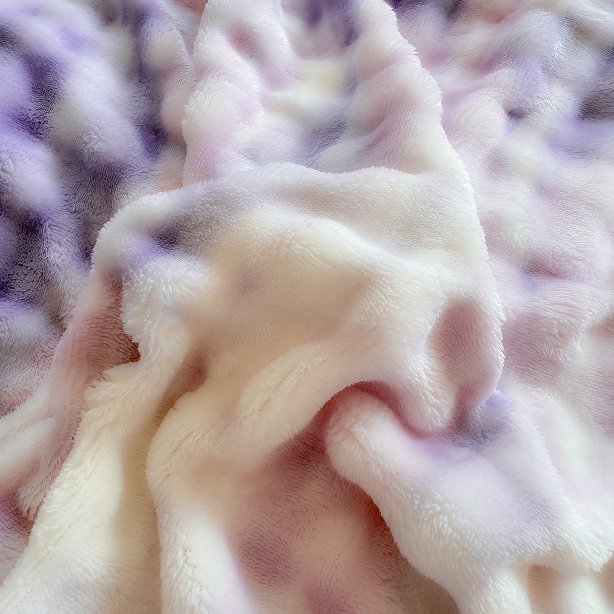 91家纺网 家纺一手货源 找家纺 品乐家纺 2025新款简约纯色A类220克泡泡兔绒四件套 渐变-极光紫