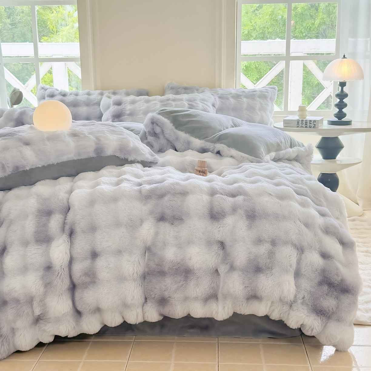 91家纺网 家纺一手货源 找家纺 品乐家纺 2025新款简约纯色A类220克泡泡兔绒四件套 渐变-莫奈灰