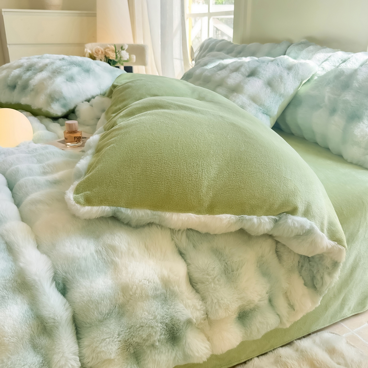 91家纺网 家纺一手货源 找家纺 品乐家纺 2025新款简约纯色A类220克泡泡兔绒四件套 渐变-雨露青