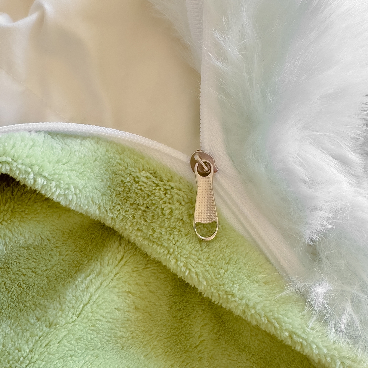 91家纺网 家纺一手货源 找家纺 品乐家纺 2025新款简约纯色A类220克泡泡兔绒四件套 渐变-雨露青