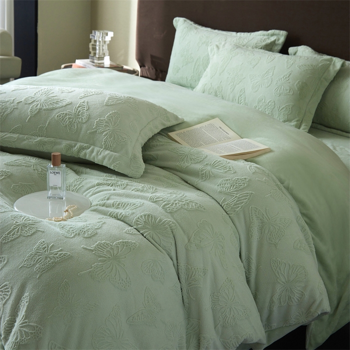 91家纺网 家纺一手货源 找家纺 （总）亿梵 2025秋冬新款A类全消光牛奶绒立体5D雕花绒四件套