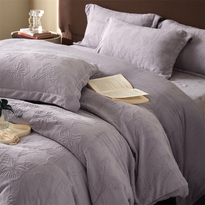 91家纺网 家纺一手货源 找家纺 （总）亿梵 2025秋冬新款A类全消光牛奶绒立体5D雕花绒四件套