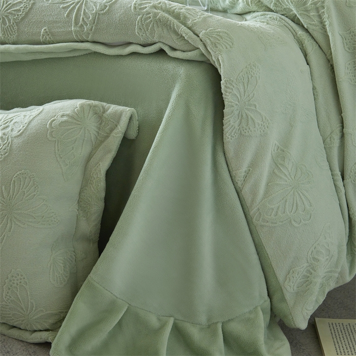 91家纺网 家纺一手货源 找家纺 亿梵 2025秋冬新款A类全消光牛奶绒立体5D雕花绒四件套蝶舞轻裳-清新绿