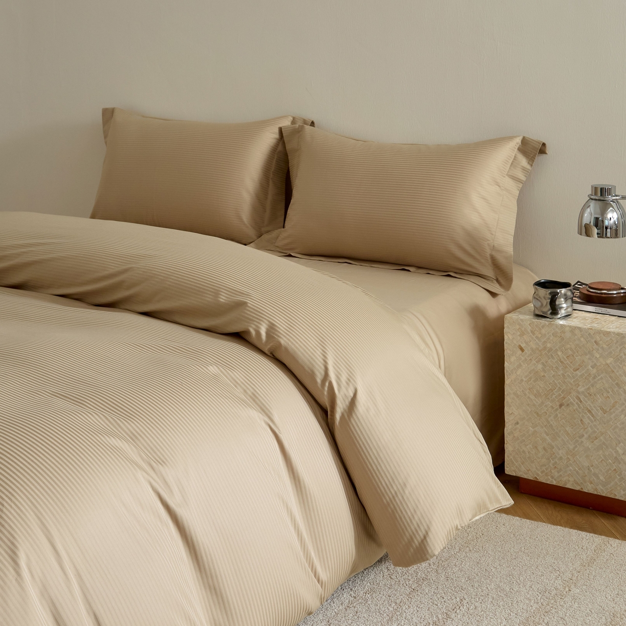 91家纺网 家纺一手货源 找家纺 （总）ONE TWO ONE 121 2025新款长绒棉高支高密贡缎高定提花（小cr）四件套（【提供买家秀】}为了各位老板们都有利润空间，平台控价券后不得低于218/298/318元，感谢您的配合与支