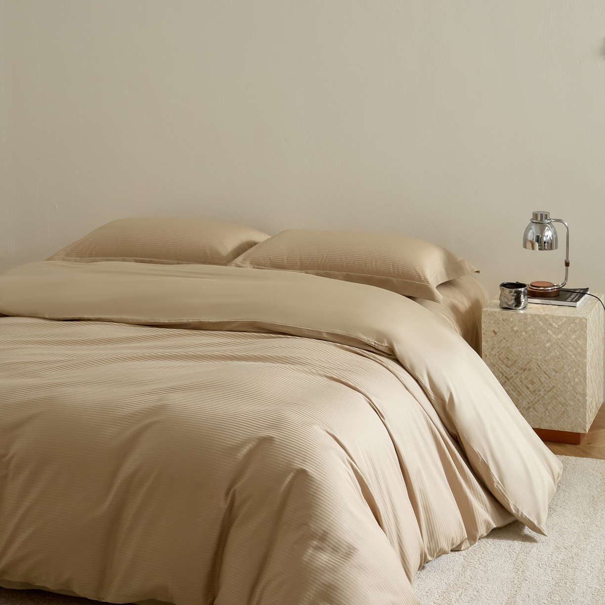 91家纺网 家纺一手货源 找家纺 （总）ONE TWO ONE 121 2025新款长绒棉高支高密贡缎高定提花（小cr）四件套（【提供买家秀】}为了各位老板们都有利润空间，平台控价券后不得低于218/298/318元，感谢您的配合与支