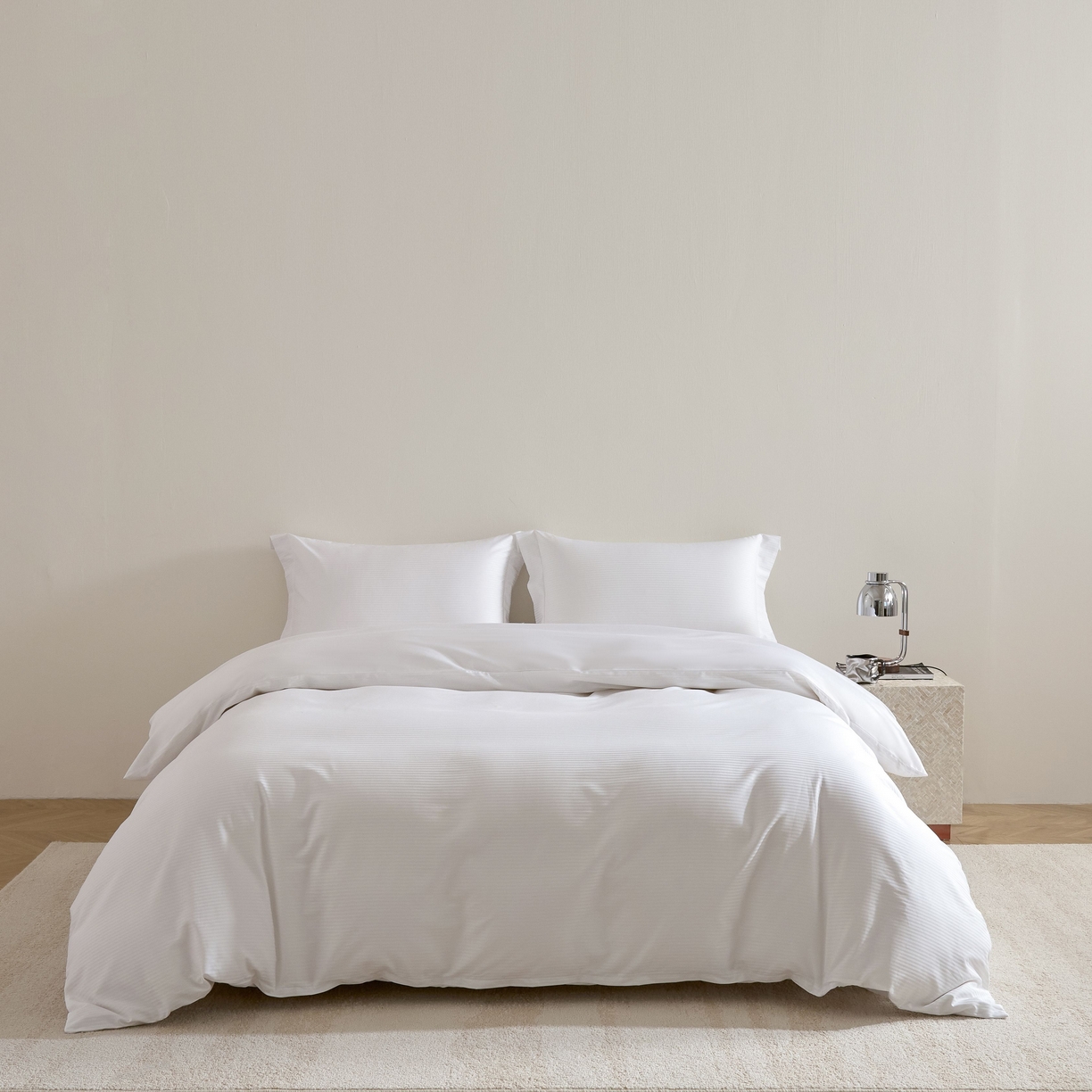 91家纺网 家纺一手货源 找家纺 （总）ONE TWO ONE 121 2025新款长绒棉高支高密贡缎高定提花（小cr）四件套（【提供买家秀】}为了各位老板们都有利润空间，平台控价券后不得低于218/298/318元，感谢您的配合与支