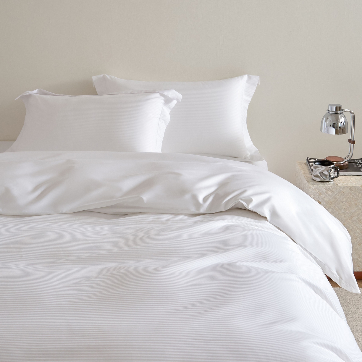 91家纺网 家纺一手货源 找家纺 ONE TWO ONE 121 2025新款长绒棉高支高密贡缎高定提花（小cr）四件套（【提供买家秀】}为了各位老板们都有利润空间，平台控价券后不得低于218/298/318元，感谢您的配合与支持！）