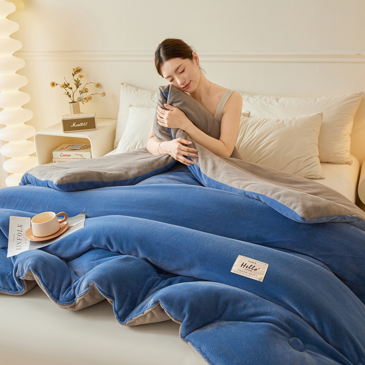 91家纺网 家纺一手货源 找家纺 猎鹿人家纺 2025新款柔暖纯色牛奶绒冬被被子被芯 蓝灰双拼