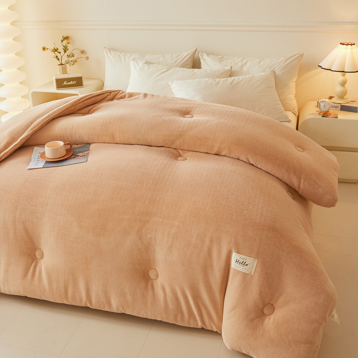 91家纺网 家纺一手货源 找家纺 猎鹿人家纺 2025新款柔暖纯色牛奶绒冬被被子被芯 奶驼色