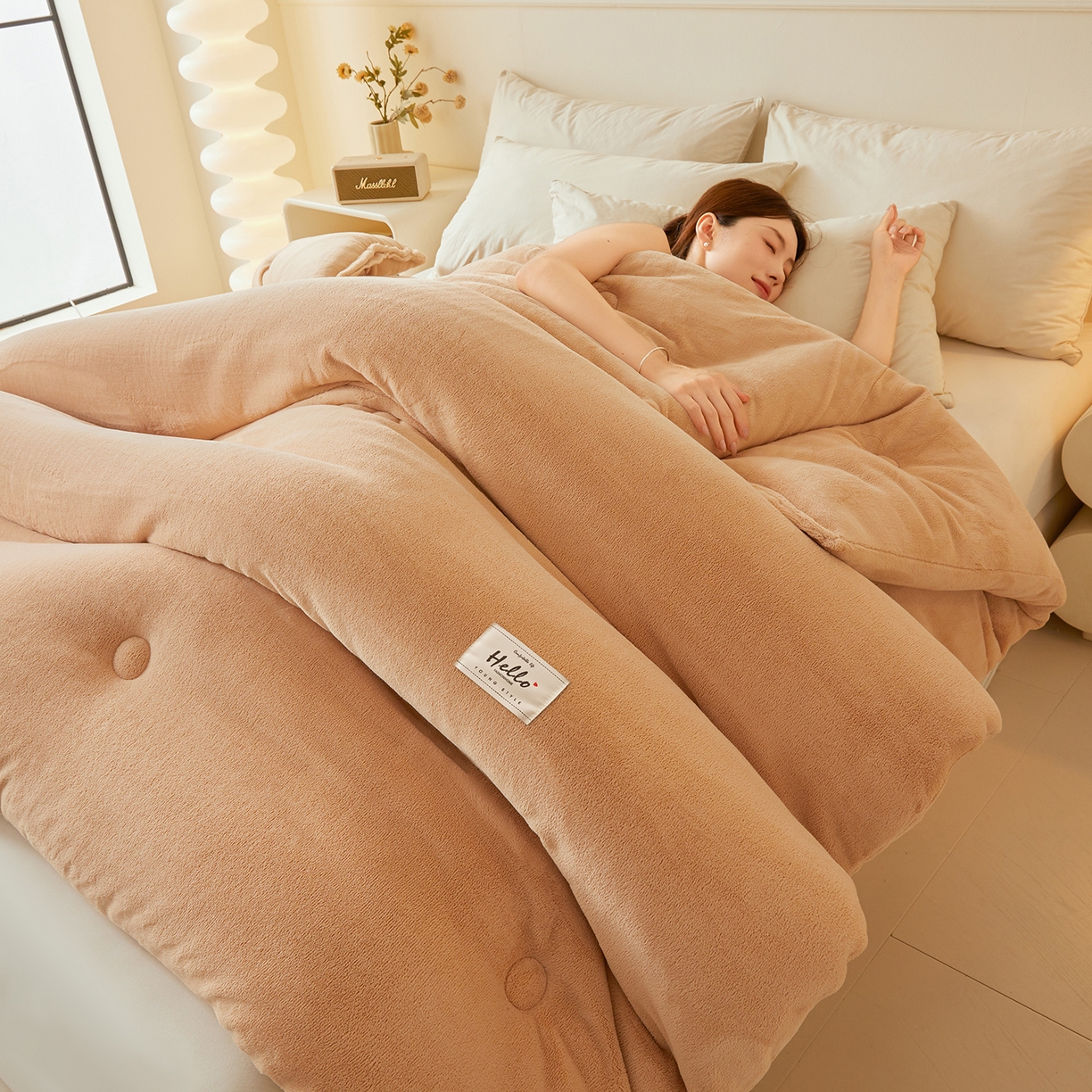 91家纺网 家纺一手货源 找家纺 猎鹿人家纺 2025新款柔暖纯色牛奶绒冬被被子被芯 奶驼色