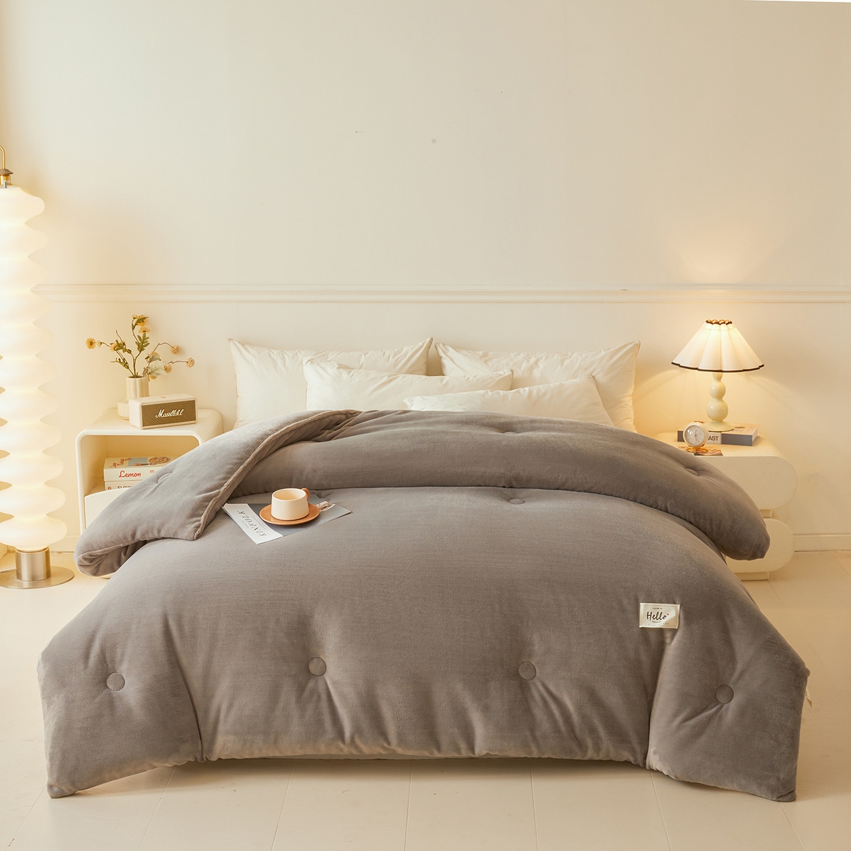 91家纺网 家纺一手货源 找家纺 猎鹿人家纺 2025新款柔暖纯色牛奶绒冬被被子被芯 星灰