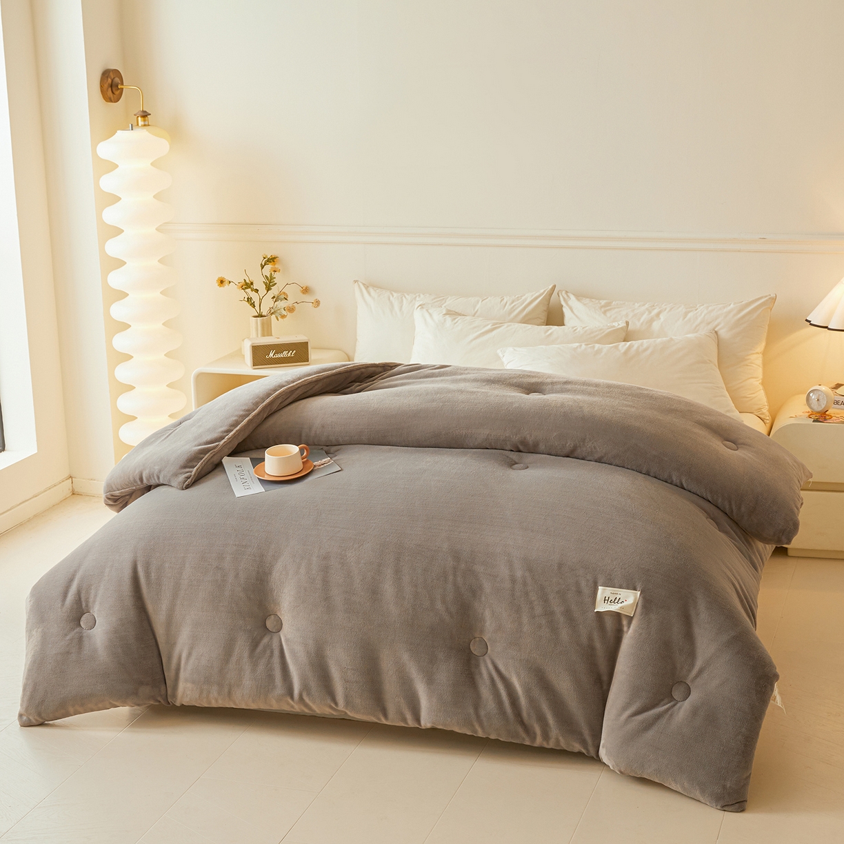 91家纺网 家纺一手货源 找家纺 猎鹿人家纺 2025新款柔暖纯色牛奶绒冬被被子被芯 星灰