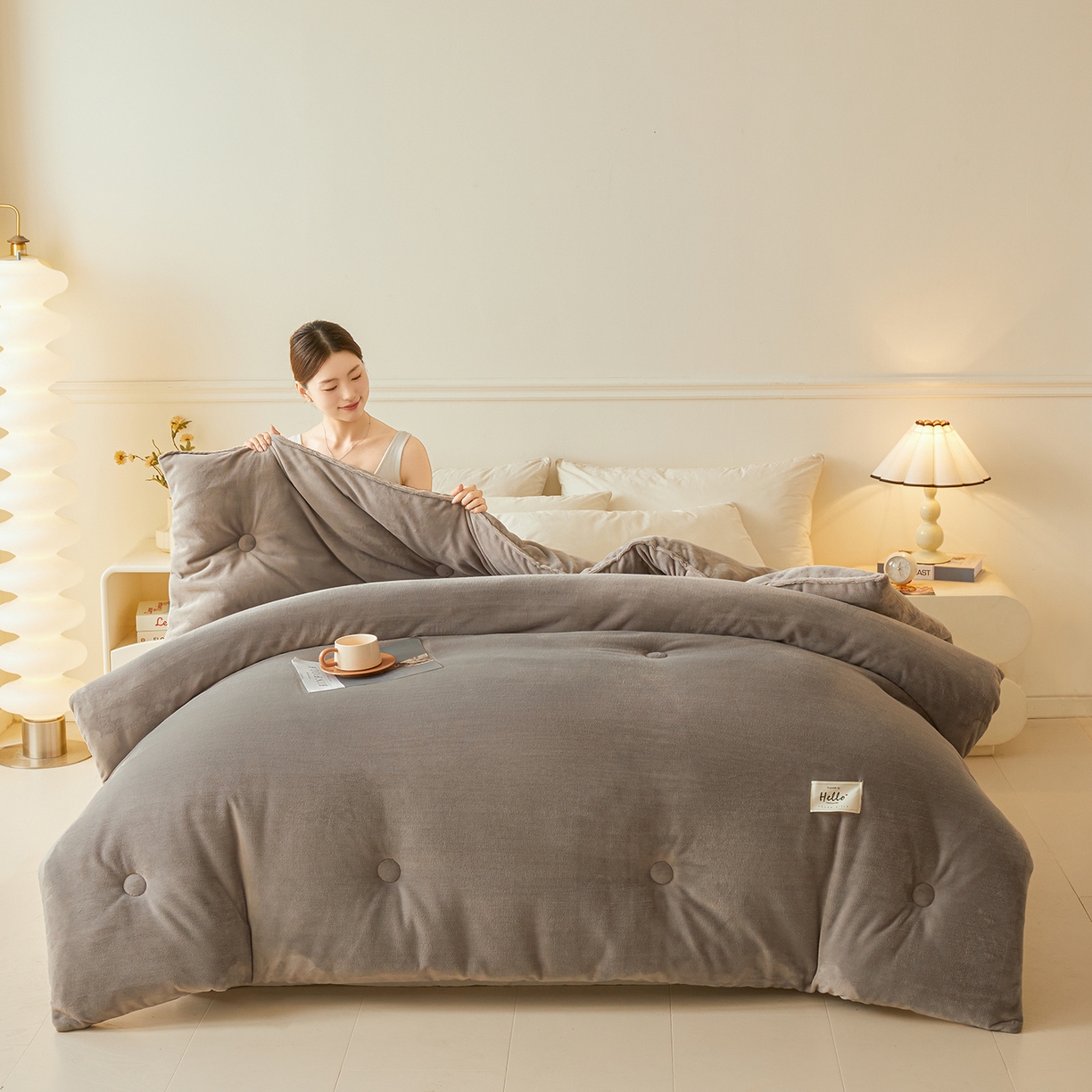 91家纺网 家纺一手货源 找家纺 猎鹿人家纺 2025新款柔暖纯色牛奶绒冬被被子被芯 星灰