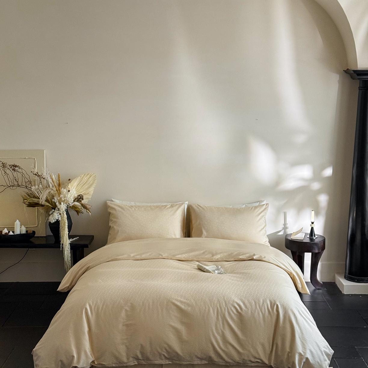 ONE TWO ONE 1212025新款高支高密长绒棉贡缎精工提花四件套-壹朵甜甜（风格二）（为了各位老板们都有利润空间，平台控价券后不得低于228/318/338元，感谢您的配合与支持！） 壹朵甜