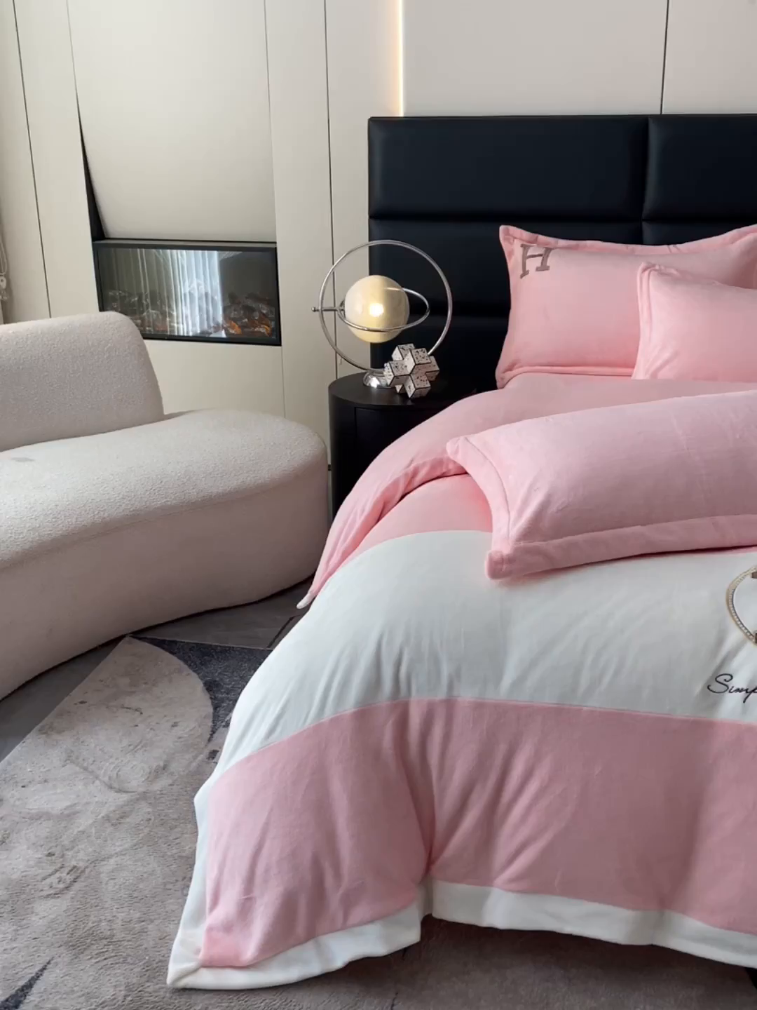 91家纺网 家纺一手货源 找家纺 苹果星家纺 2025新款230g牛奶绒四件套-艾琳 艾琳-奶油粉