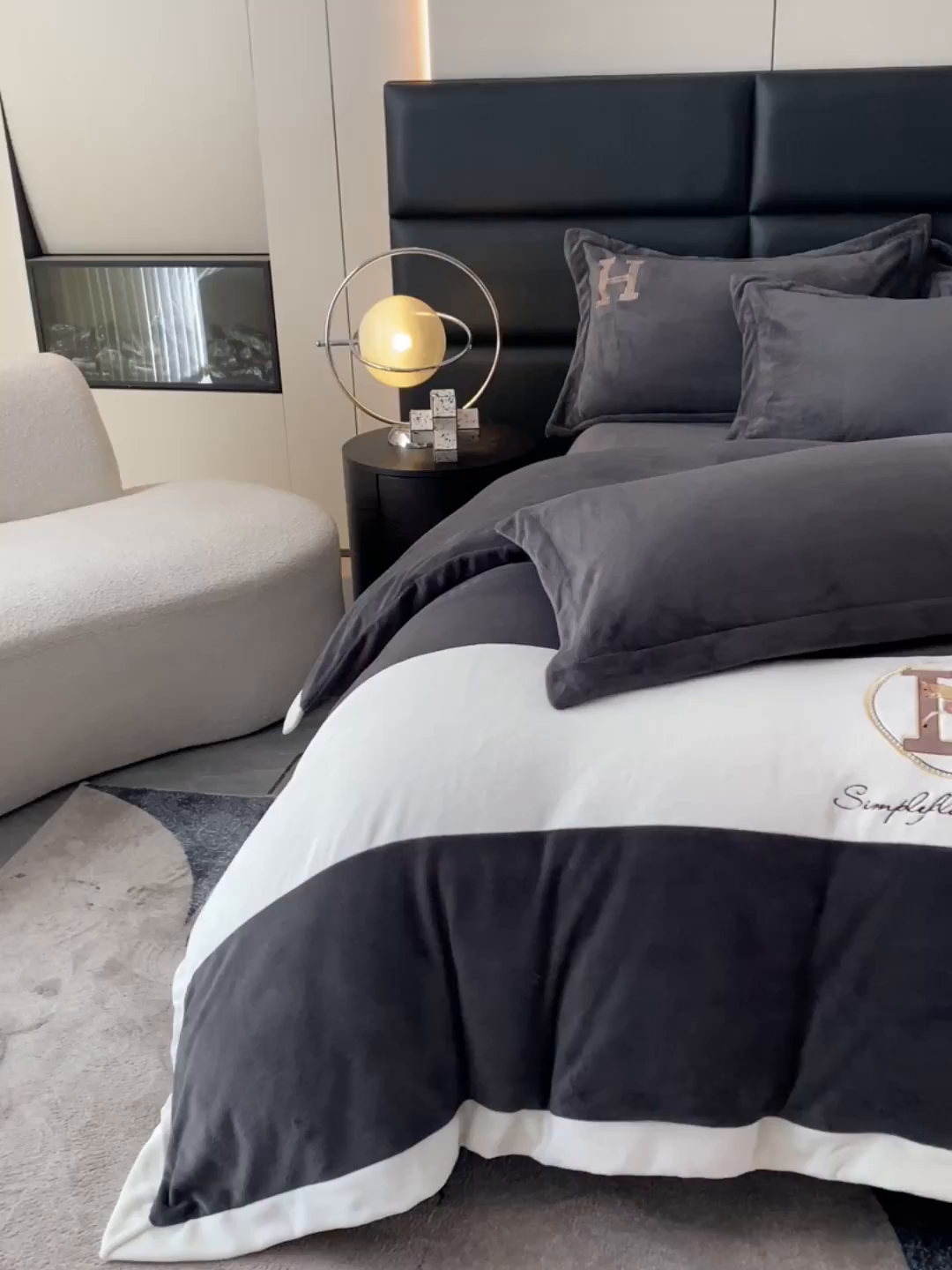 91家纺网 家纺一手货源 找家纺 苹果星家纺 2025新款230g牛奶绒四件套-艾琳 艾琳-深灰