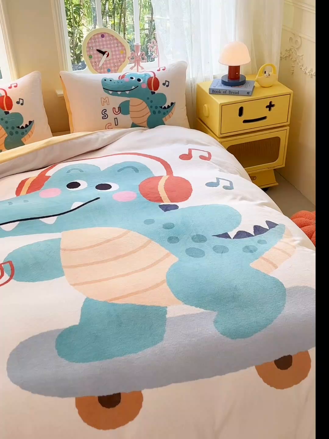 91家纺网 家纺一手货源 找家纺 ds生活馆 2025新款大版高克重双面牛奶绒四件套 滑板鳄鱼