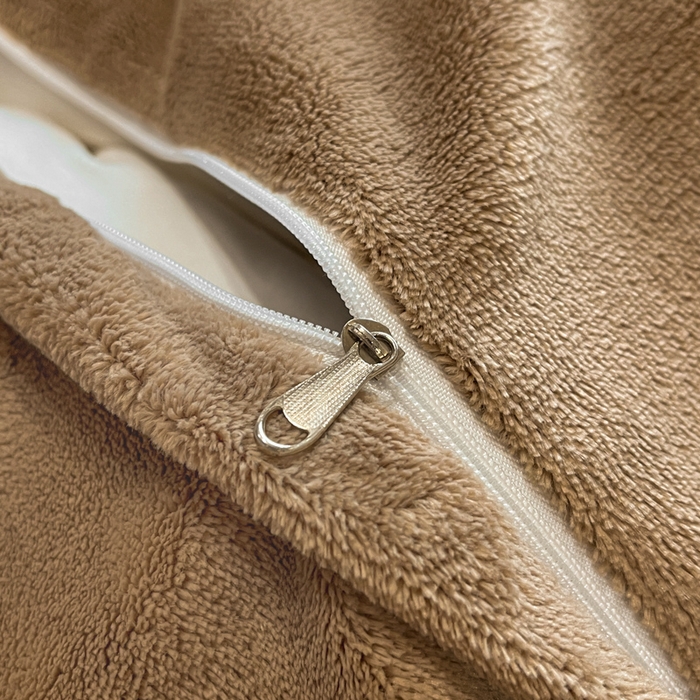 91家纺网 家纺一手货源 找家纺 苹果星家纺 2025新款无印良品风230克全消光牛奶绒大拼角压线刺绣四件套-塔莉 塔莉-棕榈