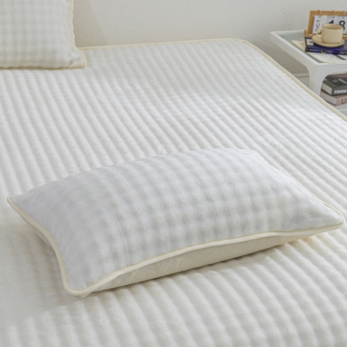 91家纺网 家纺一手货源 找家纺 恩和家纺 2025新款泡泡牛奶绒床笠 米白