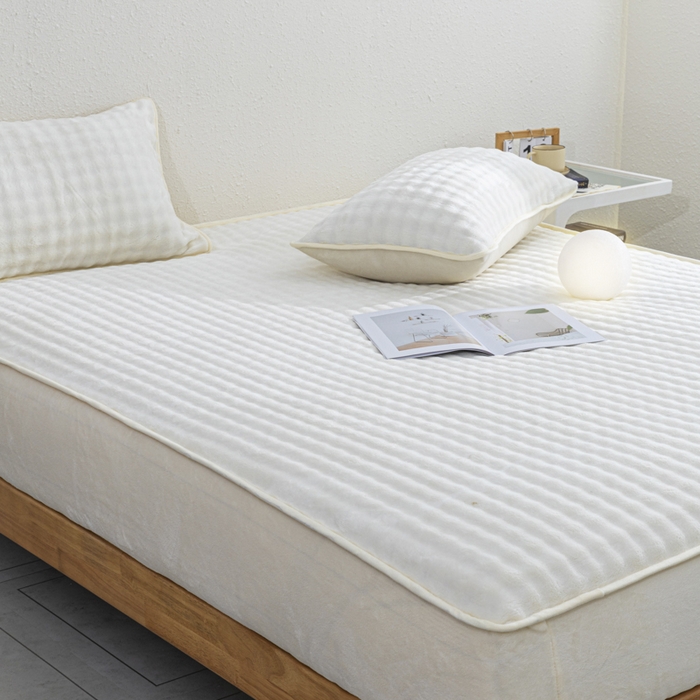 91家纺网 家纺一手货源 找家纺 恩和家纺 2025新款泡泡牛奶绒床笠 米白