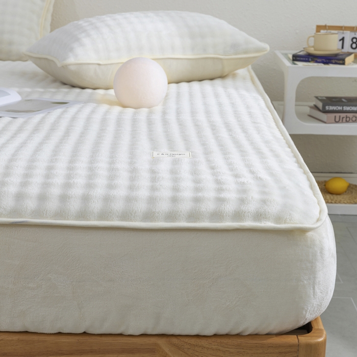 91家纺网 家纺一手货源 找家纺 恩和家纺 2025新款泡泡牛奶绒床笠 米白