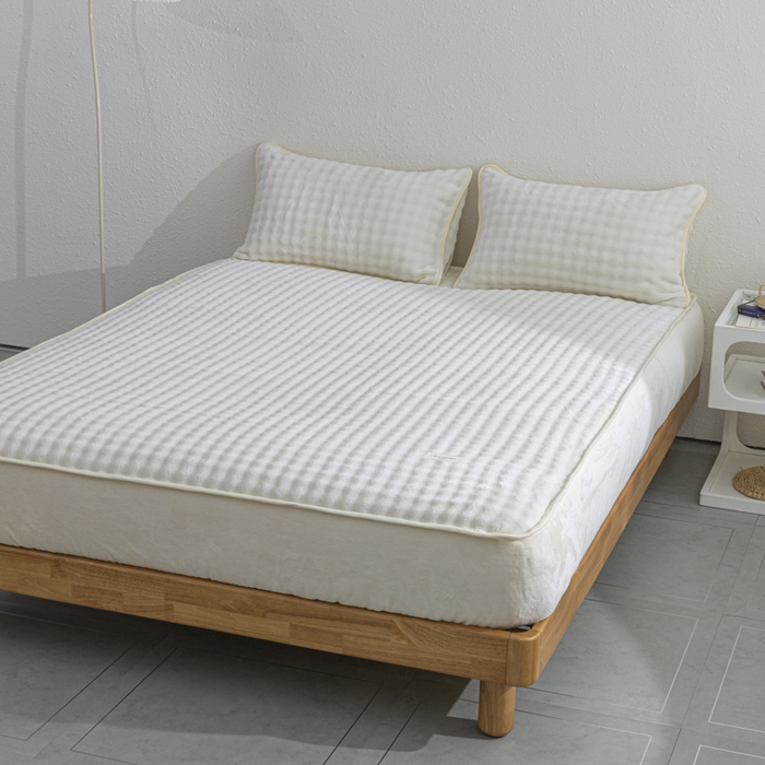 91家纺网 家纺一手货源 找家纺 恩和家纺 2025新款泡泡牛奶绒床笠 米白